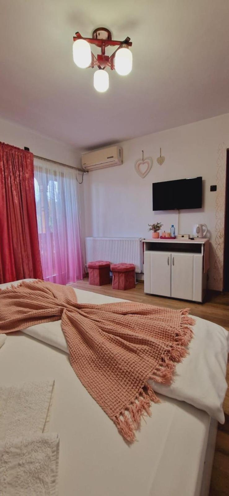 Pensiune Pastravarie La Pintea Haiducu Deseşti Εξωτερικό φωτογραφία